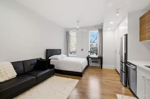 Bedroom - 33 Court St, Cincinnati, OH 45202 photo 1 of 4