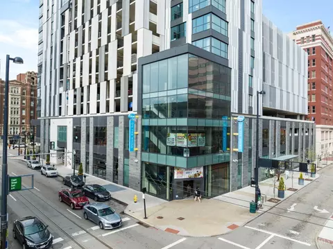 Exterior - 33 Court St, Cincinnati, OH 45202 photo 6 of 8
