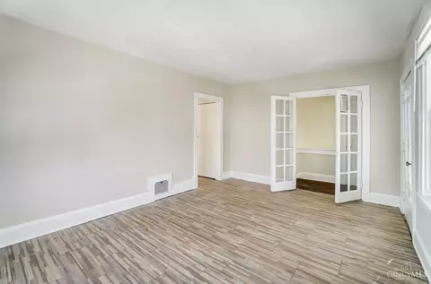 Living - 1626 Iliff Ave, Cincinnati, OH 45205 photo 2 of 4