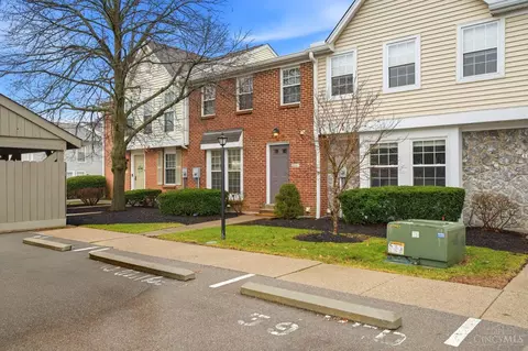 8061 Highfield Ct, Cincinnati, OH 45242