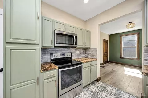 Kitchen - 805 D St, Hamilton, OH 45013 photo 4 of 5