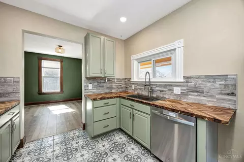 Kitchen - 805 D St, Hamilton, OH 45013 photo 3 of 5