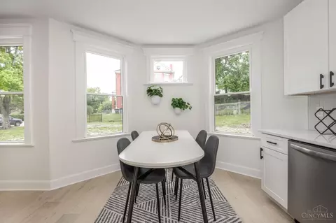 Dining - 817 Hawthorne Ave, Cincinnati, OH 45205 photo 1 of 1