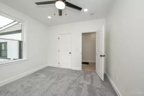 Bedroom - 817 Hawthorne Ave, Cincinnati, OH 45205 photo 5 of 7