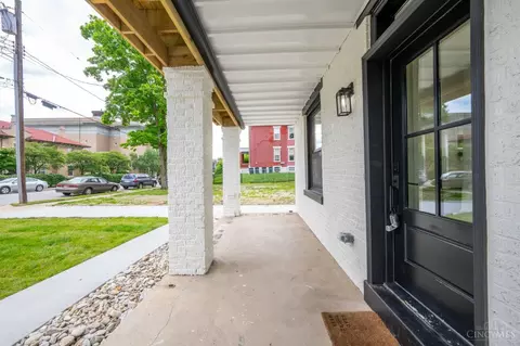 Exterior - 817 Hawthorne Ave, Cincinnati, OH 45205 photo 2 of 9