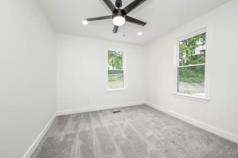 Bedroom - 817 Hawthorne Ave, Cincinnati, OH 45205 photo 6 of 7