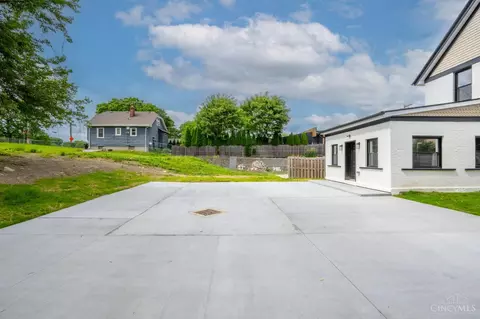 Exterior - 817 Hawthorne Ave, Cincinnati, OH 45205 photo 8 of 9