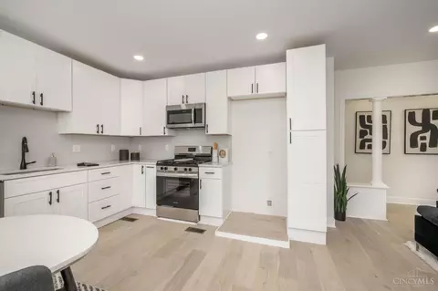 Kitchen - 817 Hawthorne Ave, Cincinnati, OH 45205 photo 2 of 2