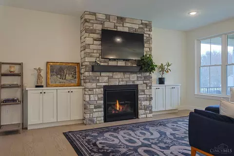 Living - 4737 Alpine Ave, Blue Ash, OH 45242 photo 4 of 4