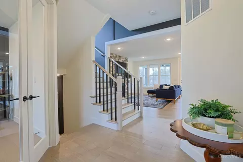 Entry Way - 4737 Alpine Ave, Blue Ash, OH 45242 photo 2 of 4