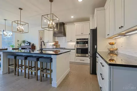Kitchen - 4737 Alpine Ave, Blue Ash, OH 45242 photo 4 of 5