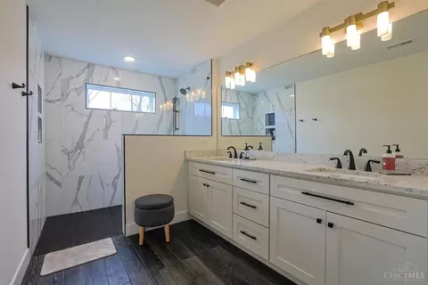 Bath - 4737 Alpine Ave, Blue Ash, OH 45242 photo 1 of 6