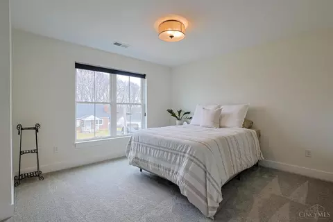 Bedroom - 4737 Alpine Ave, Blue Ash, OH 45242 photo 6 of 10