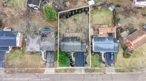 View/Area - 1013 Ligorio Ave, Greenhills, OH 45218 photo 8 of 9