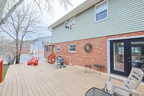 Exterior - 1013 Ligorio Ave, Greenhills, OH 45218 photo 4 of 12