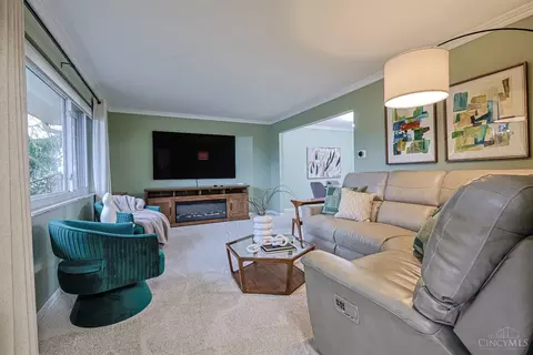 Living - 1013 Ligorio Ave, Greenhills, OH 45218 photo 1 of 8
