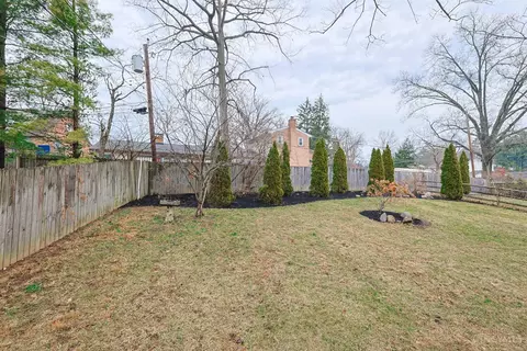 Exterior - 1013 Ligorio Ave, Greenhills, OH 45218 photo 5 of 12