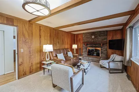 Living - 1013 Ligorio Ave, Greenhills, OH 45218 photo 4 of 8