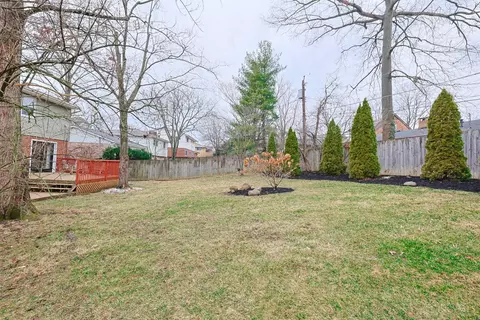 Exterior - 1013 Ligorio Ave, Greenhills, OH 45218 photo 6 of 12