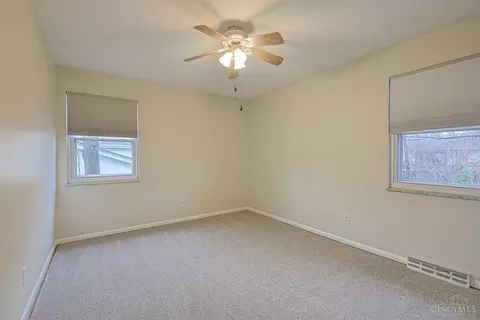 Bedroom - 1013 Ligorio Ave, Greenhills, OH 45218 photo 3 of 8