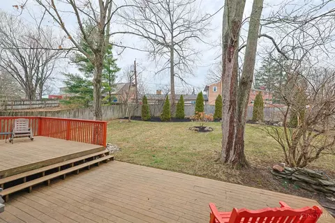 Exterior - 1013 Ligorio Ave, Greenhills, OH 45218 photo 8 of 12