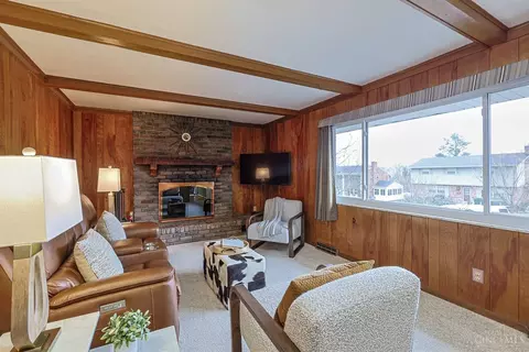 Living - 1013 Ligorio Ave, Greenhills, OH 45218 photo 5 of 8