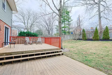 Exterior - 1013 Ligorio Ave, Greenhills, OH 45218 photo 3 of 12