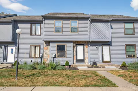 1079 Kensington Ln, Cincinnati, OH 45245