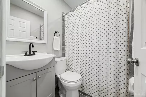 Bath - 8628 Mockingbird Ln, Cincinnati, OH 45231 photo 1 of 1