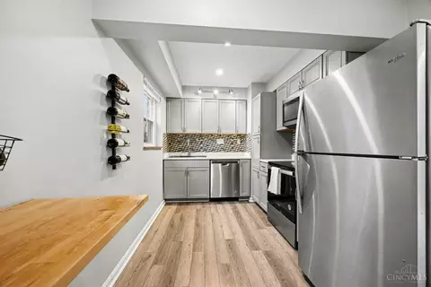 Kitchen - 8628 Mockingbird Ln, Cincinnati, OH 45231 photo 3 of 3