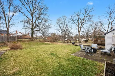 Exterior - 8628 Mockingbird Ln, Cincinnati, OH 45231 photo 5 of 5