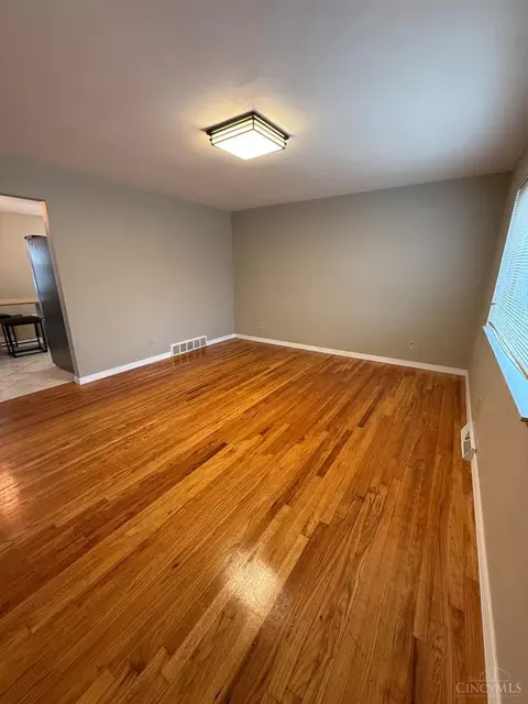 Living - 9732 Woodmill Ln, Cincinnati, OH 45231 photo 2 of 2
