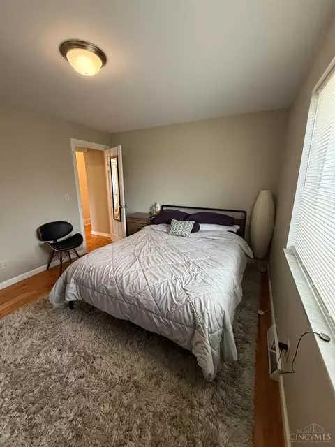 Bedroom - 9732 Woodmill Ln, Cincinnati, OH 45231 photo 2 of 10