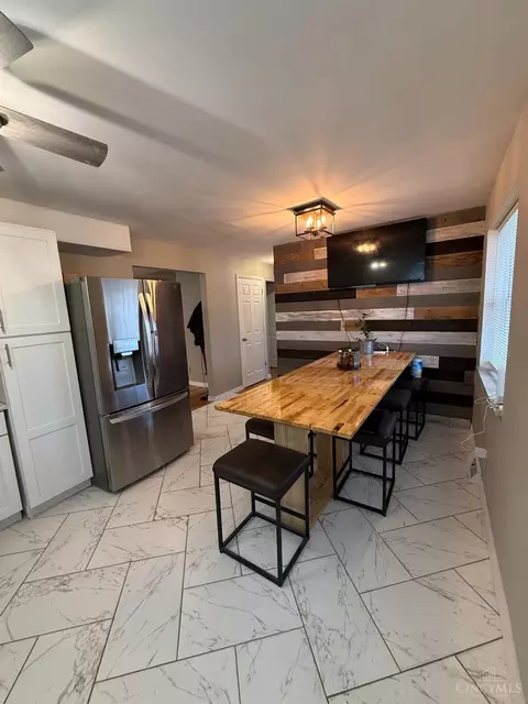 Kitchen - 9732 Woodmill Ln, Cincinnati, OH 45231 photo 2 of 4