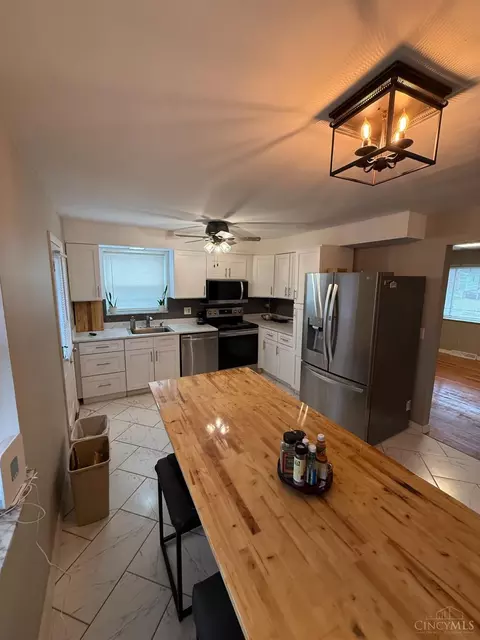 Kitchen - 9732 Woodmill Ln, Cincinnati, OH 45231 photo 4 of 4