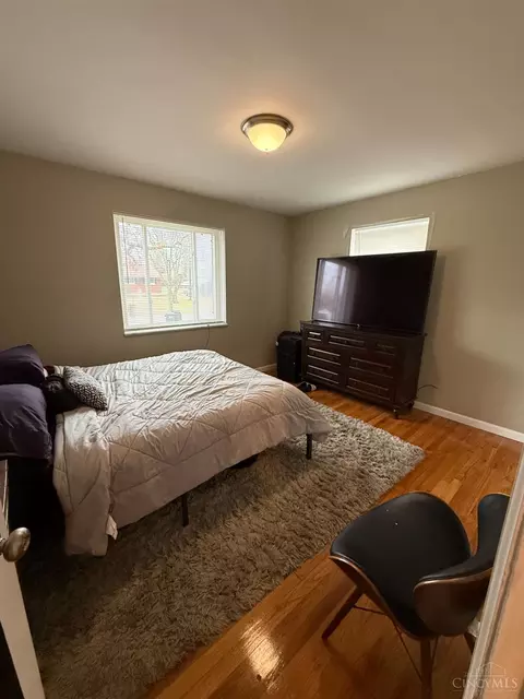 Bedroom - 9732 Woodmill Ln, Cincinnati, OH 45231 photo 4 of 10