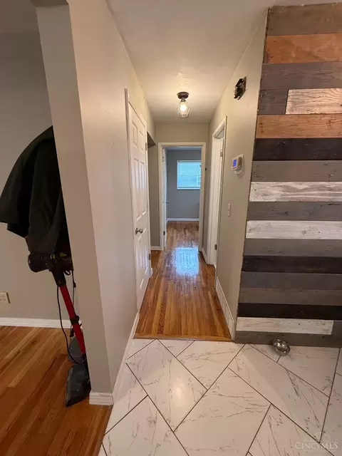 Entry Way - 9732 Woodmill Ln, Cincinnati, OH 45231 photo 1 of 1