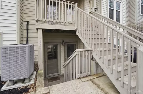 Exterior - 933 Auburnview Dr, Cincinnati, OH 45206 photo 3 of 4