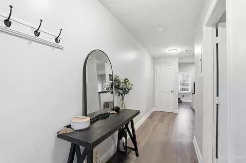 Entry Way - 933 Auburnview Dr, Cincinnati, OH 45206 photo 1 of 1