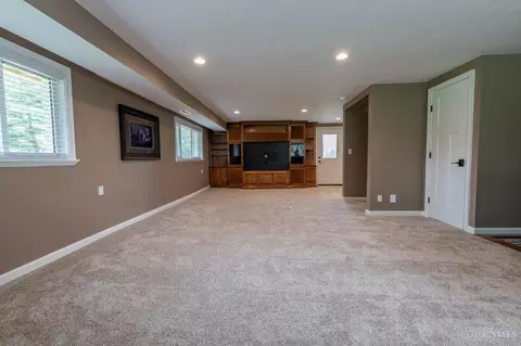 Living - 817 Locust Corner Rd, Cincinnati, OH 45245 photo 9 of 9