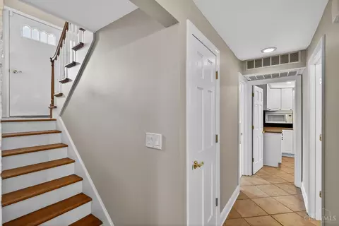 Entry Way - 11520 Edgewood Rd, Harrison, OH 45030 photo 4 of 4