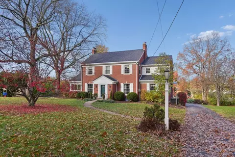 Exterior - 852 Finney Trl, Cincinnati, OH 45224 photo 3 of 9
