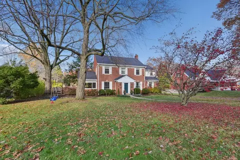 Exterior - 852 Finney Trl, Cincinnati, OH 45224 photo 2 of 9