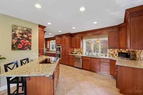 Kitchen - 852 Finney Trl, Cincinnati, OH 45224 photo 1 of 5