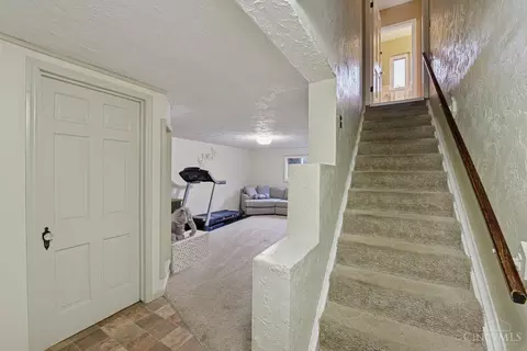 Entry Way - 852 Finney Trl, Cincinnati, OH 45224 photo 3 of 3
