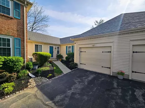 1 St James Ct, Fairfield, OH 45014