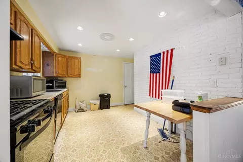 Kitchen - 735 Loda Dr, Cincinnati, OH 45245 photo 1 of 2