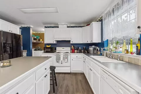 Kitchen - 5635 Thomas Rd, Georgetown, OH 45121 photo 4 of 4