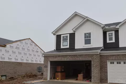 7227 Grandway Dr, West Chester, OH 45069