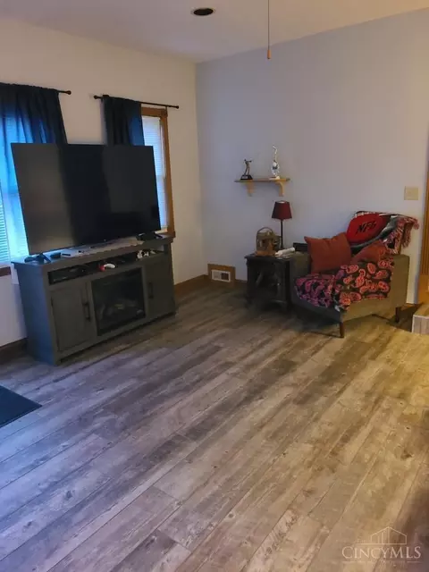 Living - 7822 Dian Ave, Franklin, OH 45005 photo 1 of 1